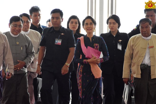 daw-aung-san-su-kyi-rural