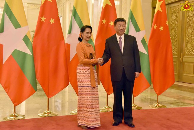 daw-aungsan-suu-kyi-with-chinese-president