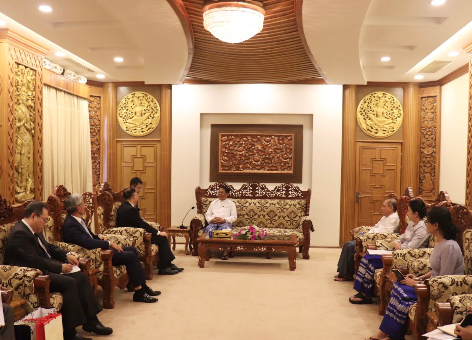 Deputy Prime Minister and Union Minister for Foreign Affairs U Than Swe receives Assistant Minister for Foreign Affairs of the People’s Republic of China (3-11-2023)