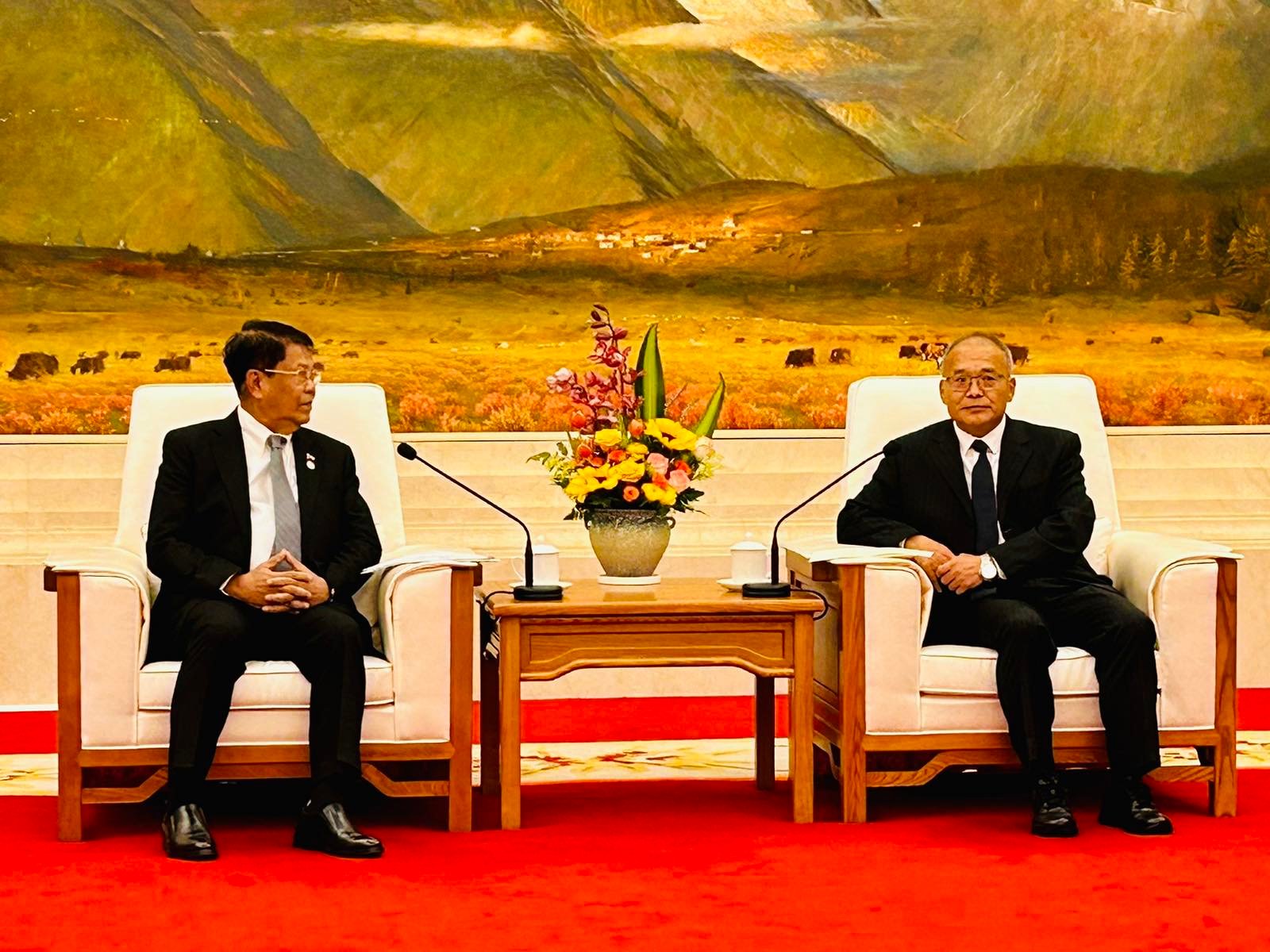 U Than Swe, Deputy Prime Minister and Union Minister for Foreign Affairs meets with Mr. Shi Yugang, Deputy Secretary of Yunnan Provincial Party Committee of the Communist Party of China (10-12-2023)