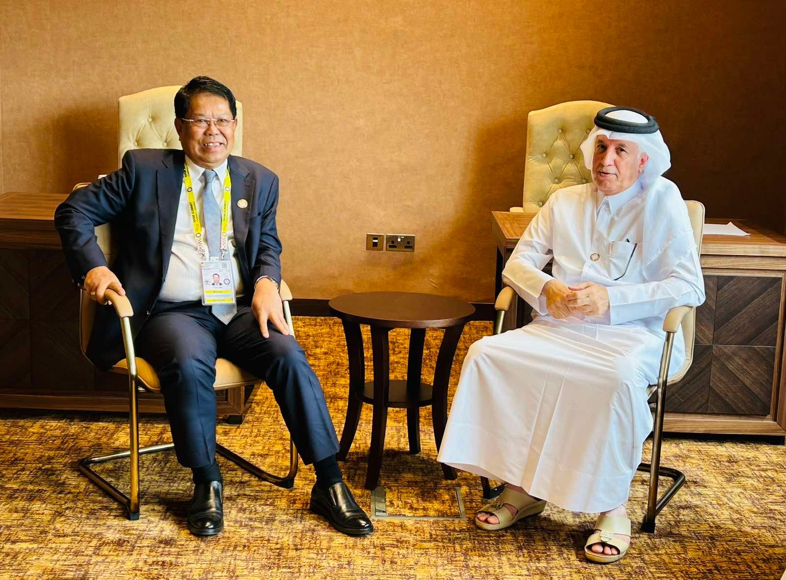 Deputy Prime Minister and Union Minister for Foreign Affairs U Than Swe met with the State Minister for Foreign Affairs of the State of Qatar on the sidelines of the Ministerial Meeting of the Non-Aligned Movement in Kampala, Uganda (18-1-2024)